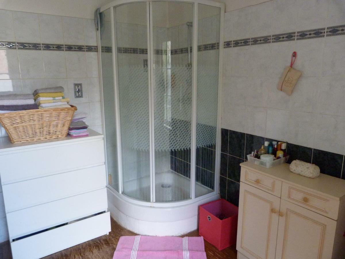 Dormir Au 75 Verneuil d'Avre et d'Iton Esterno foto